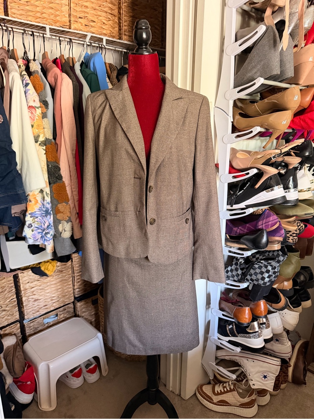 Ann Taylor Brown Two-Piece Skirt Suit - Classic Women's Set - Picture 2 of 8
